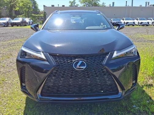 2025 Lexus UX 300h F SPORT Design