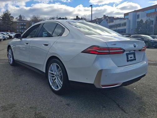 2024 BMW 530 i xDrive