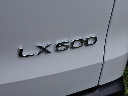 2025 Lexus LX 600 Luxury