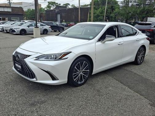 2022 Lexus ES 350 Base