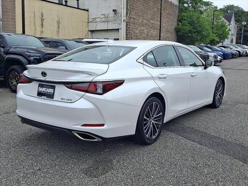2022 Lexus ES 350 Base
