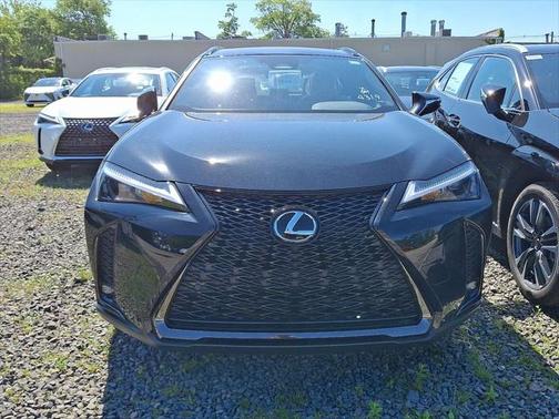 2025 Lexus UX 300h F SPORT Design