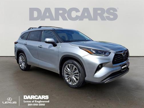 Celestial Silver Metallic 2024 Toyota Highlander Platinum