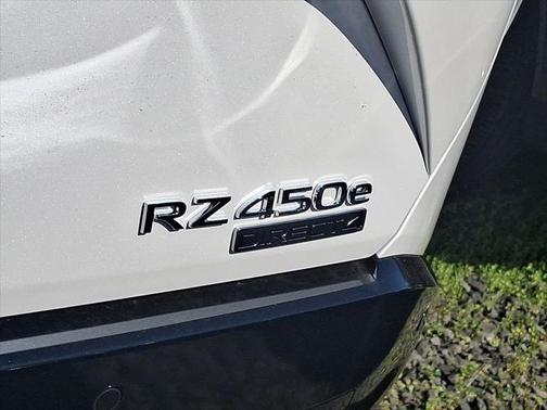 2025 Lexus RZ 450e Premium