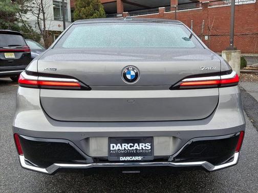 2024 BMW 740 i xDrive