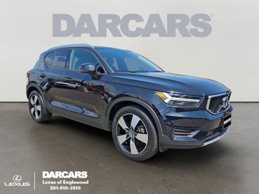 2020 Volvo XC40 T5 Momentum