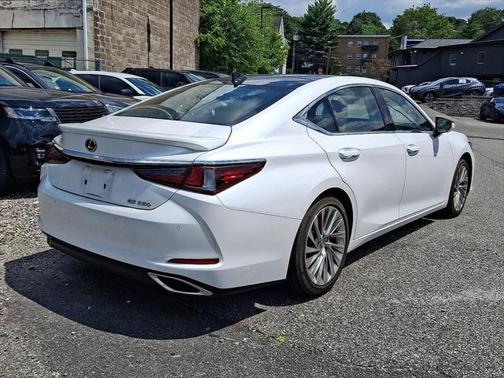 2022 Lexus ES 350 Ultra Luxury