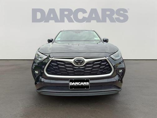 Midnight Black Metallic 2024 Toyota Highlander XLE