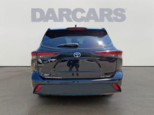Midnight Black Metallic 2024 Toyota Highlander XLE