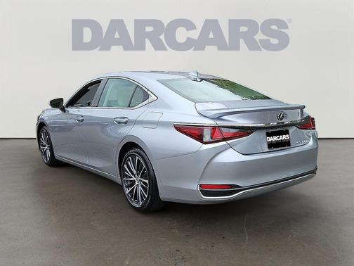 2025 Lexus ES 300h Base