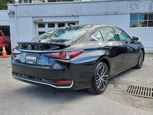 2024 Lexus ES 250 Base