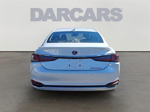 2023 Lexus ES 300h Base