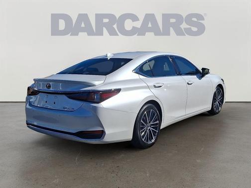 2023 Lexus ES 300h Base