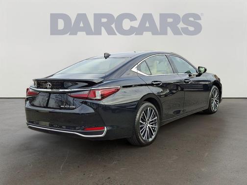 2023 Lexus ES 250 Base