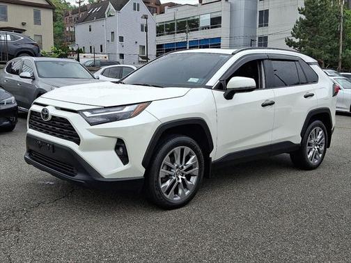 2022 Toyota RAV4 XLE Premium