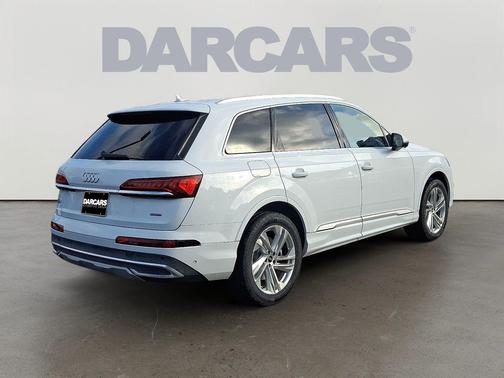 2021 Audi Q7 45 Premium Plus