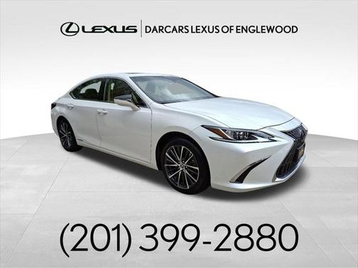 2022 Lexus ES 300h Base