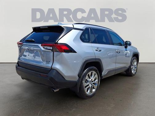 Silver Sky Metallic 2019 Toyota RAV4 XLE Premium