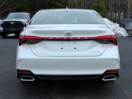 2022 Toyota Avalon Limited