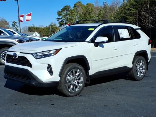 2025 Toyota RAV4 XLE Premium