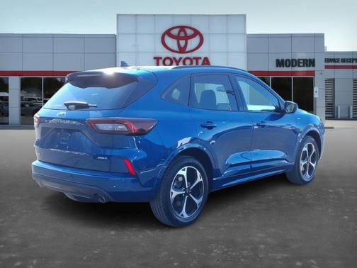 2023 Ford Escape ST-Line Elite