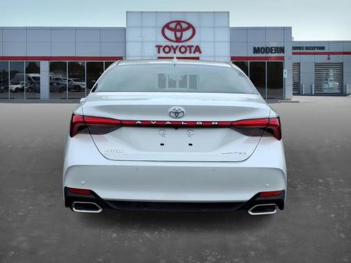 2022 Toyota Avalon Limited