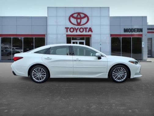 2022 Toyota Avalon Limited