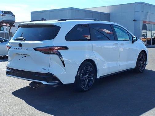 2025 Toyota Sienna XSE 7 Passenger