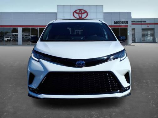 2025 Toyota Sienna XSE 7 Passenger