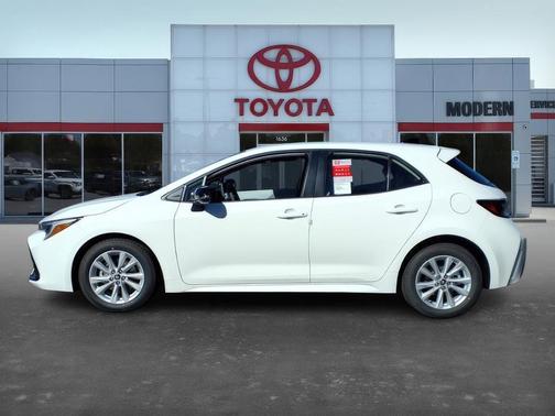 2026 Toyota Corolla Hatchback SE