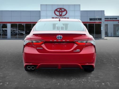 2023 Toyota Camry Hybrid SE