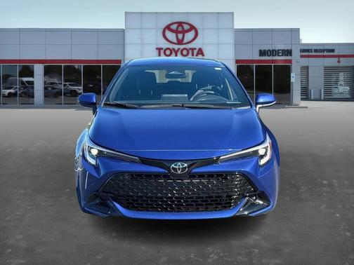 2025 Toyota Corolla Hatchback SE