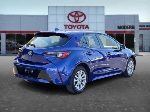 2025 Toyota Corolla Hatchback SE