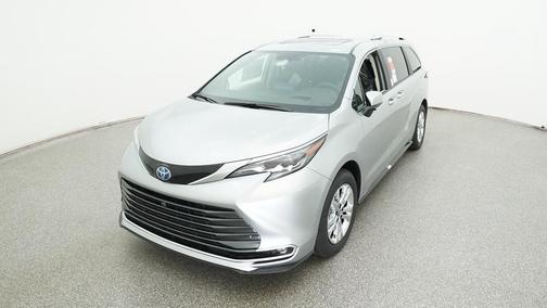 2024 Toyota Sienna Platinum 7 Passenger