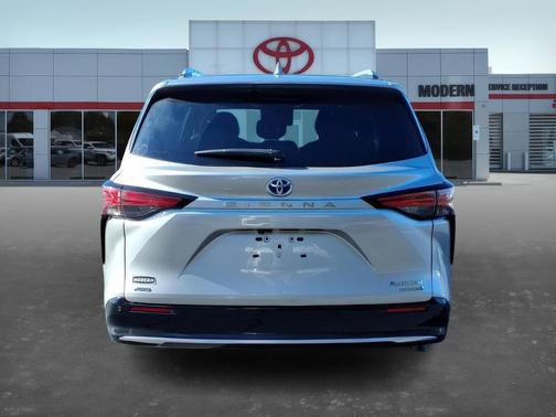 2024 Toyota Sienna Platinum 7 Passenger