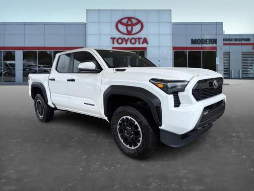 2025 Toyota Tacoma Hybrid TRD