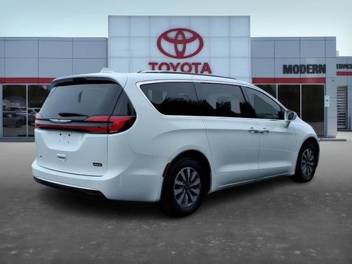 2021 Chrysler Pacifica Touring-L