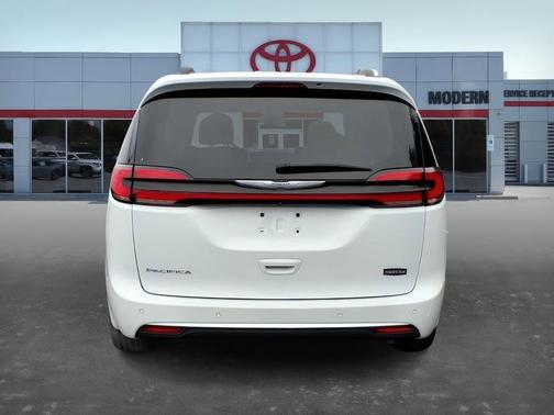 2021 Chrysler Pacifica Touring-L