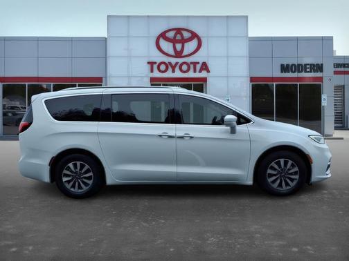 2021 Chrysler Pacifica Touring-L