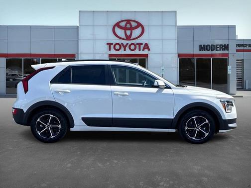 2023 Kia Niro EX