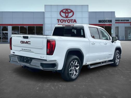 2022 GMC Sierra 1500 SLT