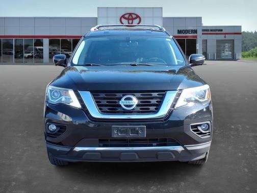 2017 Nissan Pathfinder SL