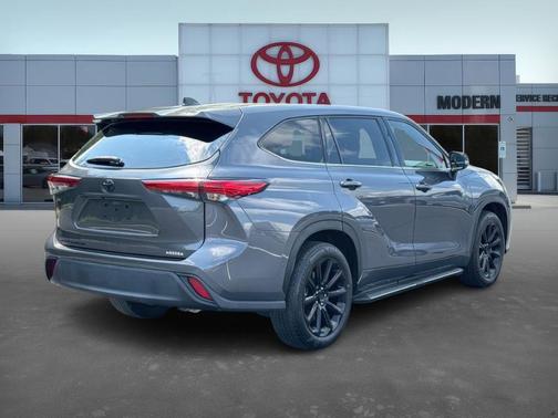 2022 Toyota Highlander L