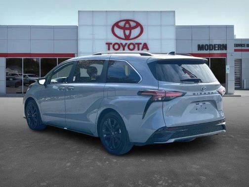 2024 Toyota Sienna XSE 7 Passenger