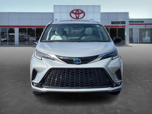 2024 Toyota Sienna XSE 7 Passenger