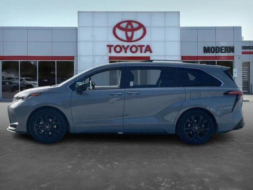2024 Toyota Sienna XSE 7 Passenger