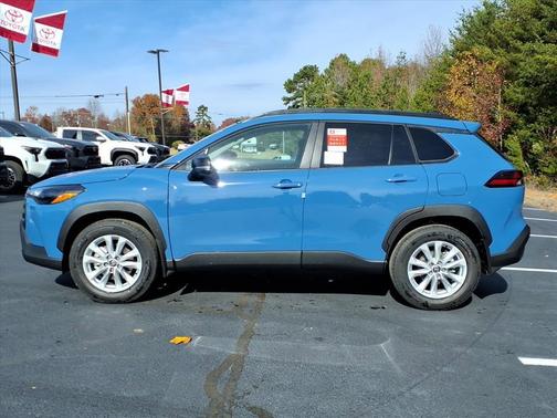 2026 Toyota Corolla Cross LE