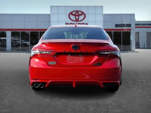 2022 Toyota Camry Hybrid XSE