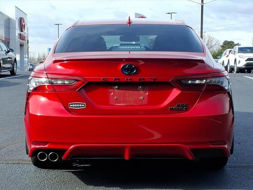 2022 Toyota Camry Hybrid XSE