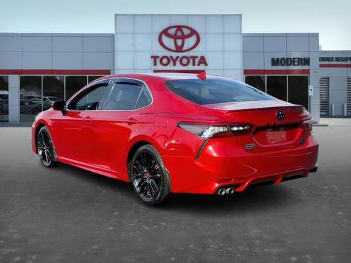 2022 Toyota Camry Hybrid XSE